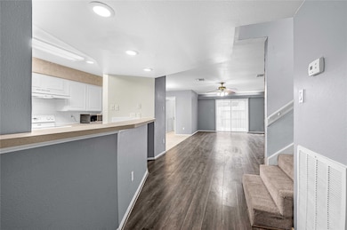 14134 Misty Meadow Ln, Houston, TX 77079 - photo 7