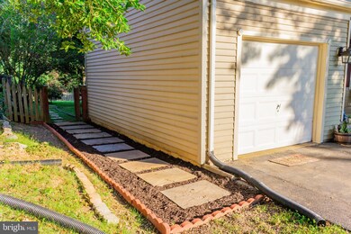 20557 Neerwinder St, Germantown, MD 20874 - photo 3