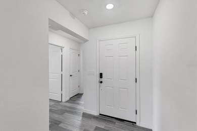 7335 34th Ct E, Sarasota, FL 34243 - photo 4