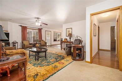 6 - 470 Living Room