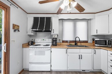 160 High St, Lawrence, MA 01841 - photo 3