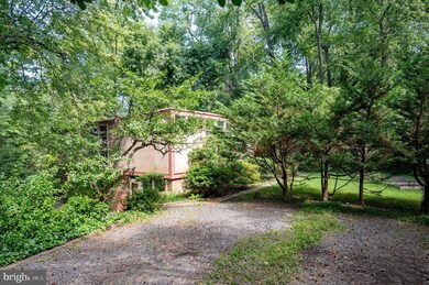 7416 Rebecca Dr, Alexandria, VA 22307 - photo 4