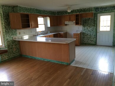 5872 Timber Ridge Rd, Berkeley Springs, WV 25411 - photo 7