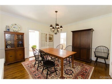 Dining room.