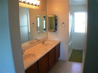 Master bath w double sinks