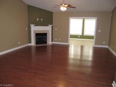 Den/Family/Great Room. Vaulted Ceiling, Hardwood Floors