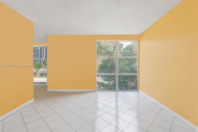 17620 Atlantic Blvd unit 316, Sunny Isles Beach, FL 33160 - photo 6
