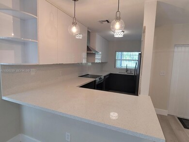 19066 Bobolink Dr, Hialeah, FL 33015 - photo 5