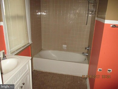 815 Glacier Ave, Capitol Heights, MD 20743 - photo 5