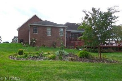 362 Mountain Shadows Dr, Purlear, NC 28665 - photo 5