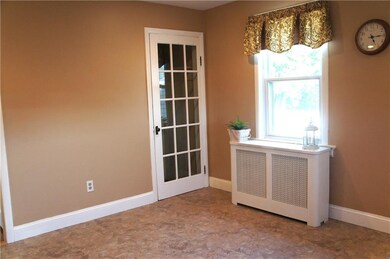 21 Oakwood Rd, Middletown, RI 02842 - photo 5