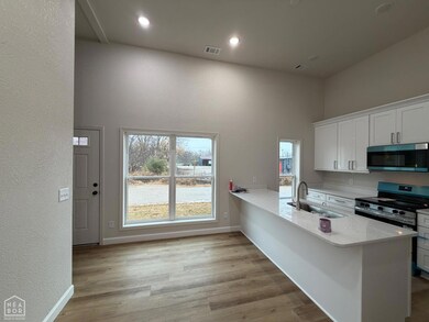 321 Houghton St, Jonesboro, AR 72401 - photo 4