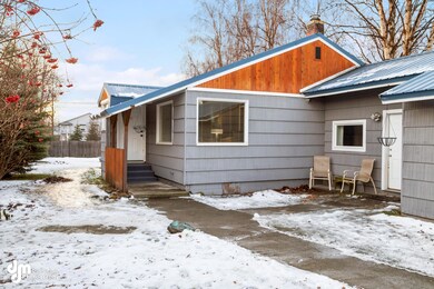 Exterior_Front Yard 4199-FULL
