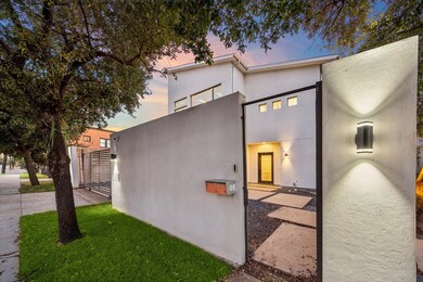 118 Tuam St, Houston, TX 77006 - photo 4