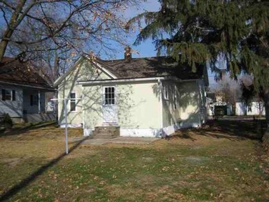 361 W 15th St, Auburn, IN 46706 - photo 2