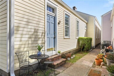 2359 Laurel St, New Orleans, LA 70130 - photo 2