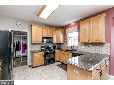 595 Kohlman Cir, Hatfield, PA 19440 - photo 6