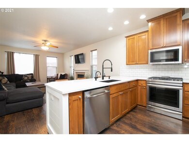 4549 Kurth Ave, Hubbard, OR 97032 - photo 6