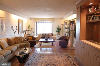 21330 Valley Forge Cir, King of Prussia, PA 19406 - photo 5