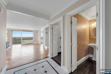 The Colony unit 23C, Fort Lee, NJ 07024 - photo 2