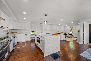 1091 Pucker St, Stowe, VT 05672 - photo 5