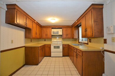 7 Paul Ct, Warren, RI 02885 - photo 3