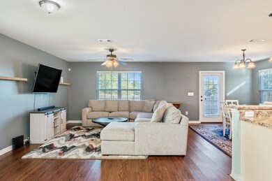 414 Eisenhower Dr-03
