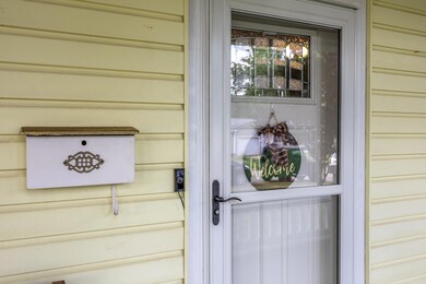 575 Spiller St _ Elizabeth Hill-05