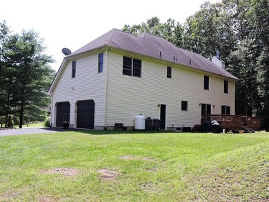 257 Whisperwood Ct, Chestnuthill Township, PA 18353 - photo 5