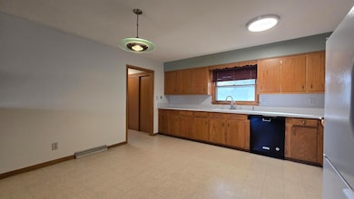 1713 12th Ave, Grafton, WI 53024 - photo 3