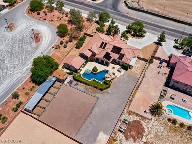 Equestrian center right next door!