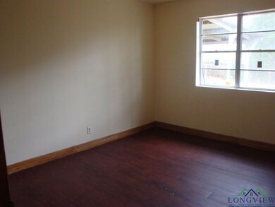1106 Lake Dr, Longview, TX 75601 - photo 6