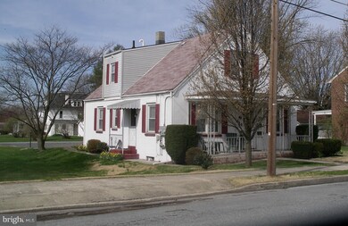 614 Guilford Ave unit 1, Chambersburg, PA 17201 - photo 2