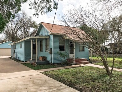 2521 Live Oak Ave, Bay City, TX 77414 - photo 2