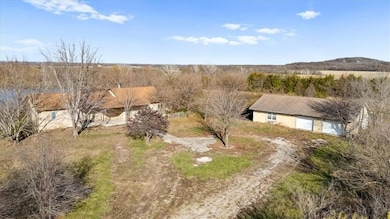 1573 N 1100 Rd, Lawrence, KS 66046 - photo 4