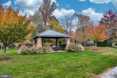 302 Wyndham Cir unit B, Owings Mills, MD 21117 - photo 5