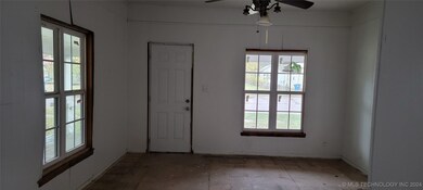 509 E Cherry St, Cushing, OK 74023 - photo 5