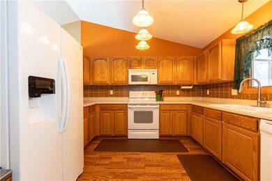 3016 Deep Woods Ct, Des Moines, IA 50320 - photo 5