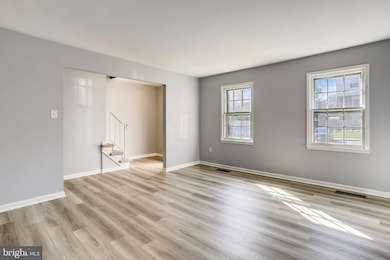 9527 Saluda Ct, Lorton, VA 22079 - photo 6