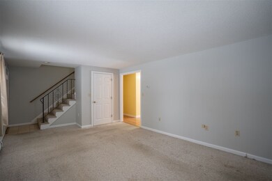 8B Lenny Ln, Hudson, NH 03051 - photo 2