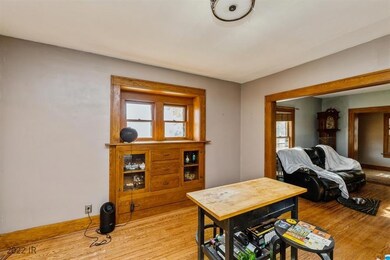 1303 45th St, Des Moines, IA 50311 - photo 6