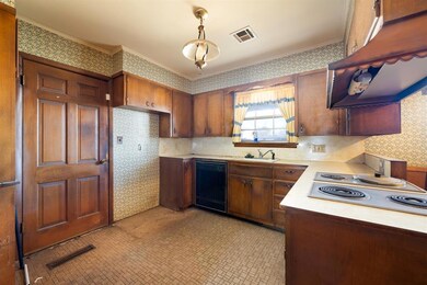 1610 N Oklahoma Ave, Shawnee, OK 74804 - photo 7