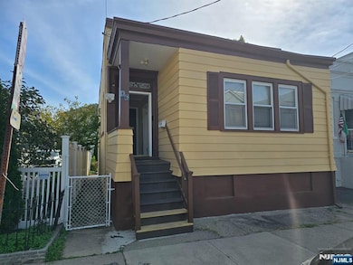 16 Lake St, Belleville, NJ 07109 - photo 2