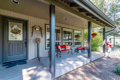Covered Front Porch!