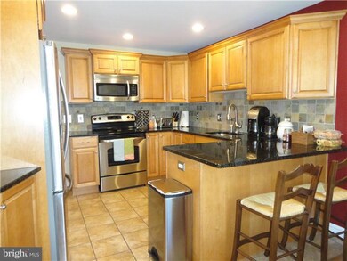 204 Greenbriar Ln, Havertown, PA 19083 - photo 7