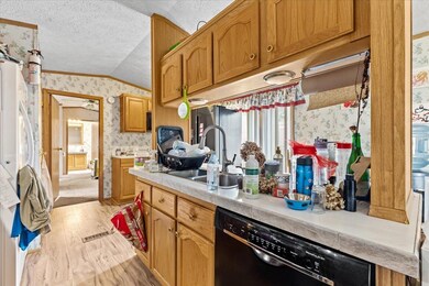 10 Avenue A, Burlington, VT 05408 - photo 4