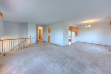 632 N Lillian St, Griffith, IN 46319 - photo 3