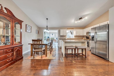 637 Catawba Dr, Salem, VA 24153 - photo 4