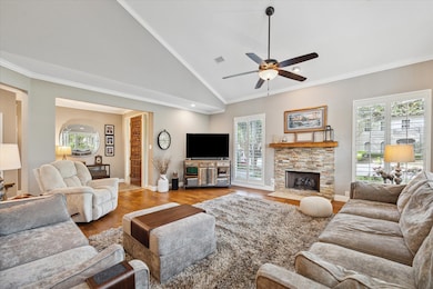 10111 Valley Forge Dr unit 24, Houston, TX 77042 - photo 7