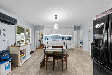 161 Vale St, Fall River, MA 02724 - photo 4